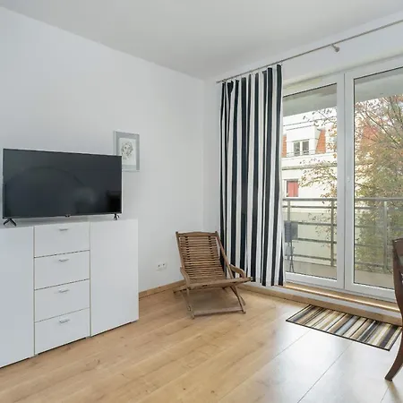 Apartment Stylish For 2 With Balcony Robocza By Renters